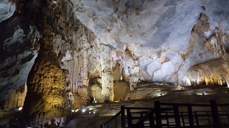 Phong-Nha-Ke-Bang-Homestay-Tour-Dark-Cave-Phong-Nha-Cave-Paradise-Cave-2